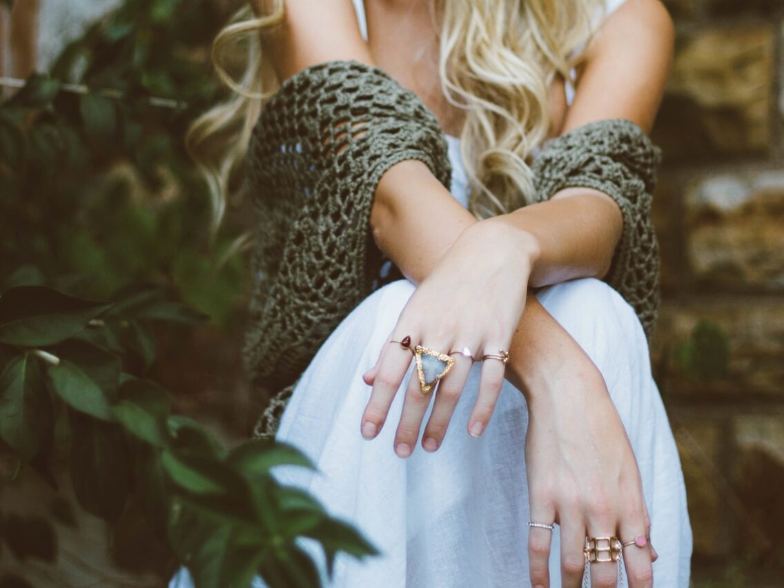 4 Reasons You Should Be Buying Vintage Jewellery