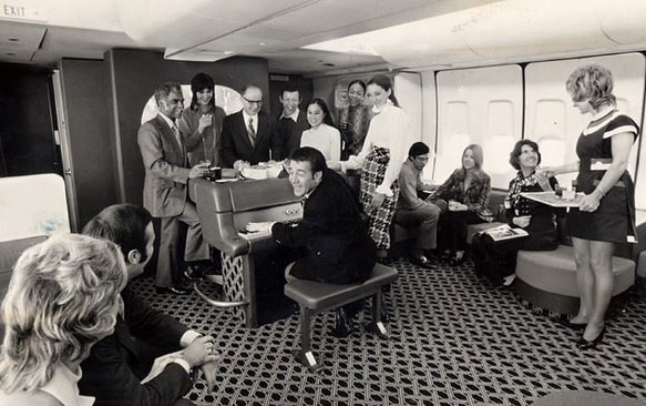 The Astounding Evolution of Air Travel from the 1980s to Now