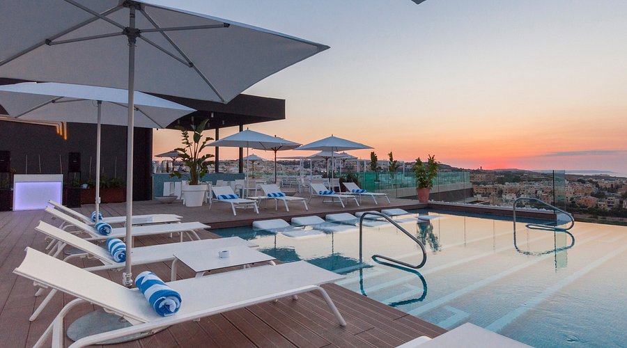 Top 6 Rooftop Bars in Malta With the Best Views