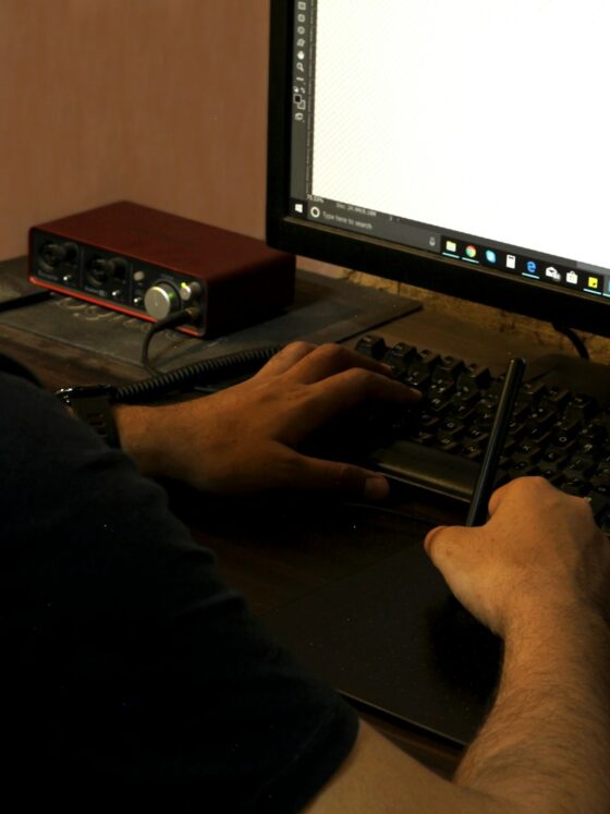 Top Signs You’re Dealing with a Scammer