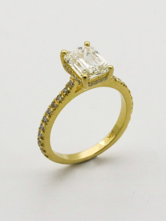 4 Reasons to Pick a Hidden Halo Ring in 2025