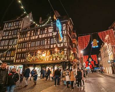 https://christmasmarketsineurope.com/wp-content/uploads/Strasbourg-at-Christmas-by-Night-in-Alsace-France-02523.jpg?utm_source=chatgpt.com